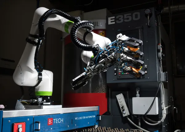 STANDARDISIERTE ROBOTISCHE ARBEITSPLÄTZEMenschen tun, was sie am besten können.&nbsp;Roboter erledigen den Rest.Jeder robotische Arbeitsplatz wird nach dem spezifischen Betrieb, der Technologie und dem Ziel des Kunden entworfen. Zuerst prüfen wir, ob eine standardisierte Lösung verwendet werden kann oder ob ein individueller Entwurf besser geeignet ist.Wir übernehmen den gesamten Prozess von der ersten Bewertung und dem Entwurf bis zur Integration, Inbetriebnahme und dem Betrieb des Arbeitsplatzes sowie dem anschließenden Service.&nbsp;