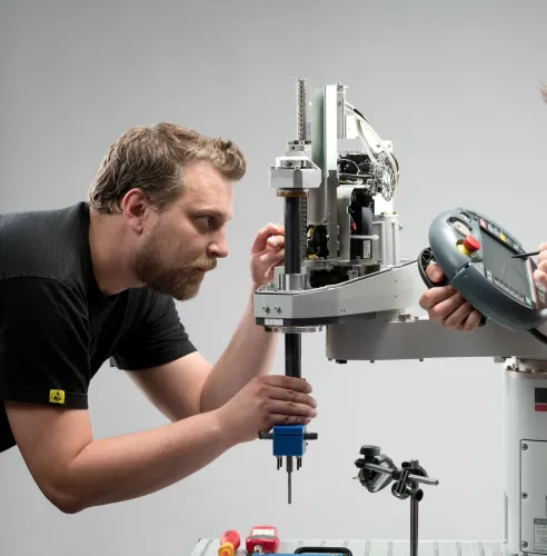 Service 24/7Notfallservice, präventive Wartung, Ferndiagnose und viele weitere Fachleistungen für Betreiber industrieller Technologien.