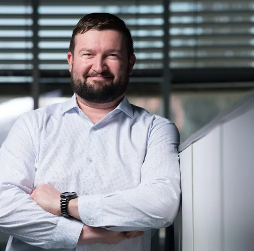 PROZESSAUTOMATISIERUNG„In der Prozessautomatisierung bearbeiten wir industrielle Technologien von der Planung bis zur Inbetriebnahme. Wir helfen Kunden, die Produktion zu modernisieren, den Energieverbrauch zu senken und die Betriebssicherheit zu erhöhen. Für uns ist es wichtig, dass jede Lösung technisch, wirtschaftlich und gesetzlich sinnvoll ist.“Vojtěch VčelaProzessautomatisierung