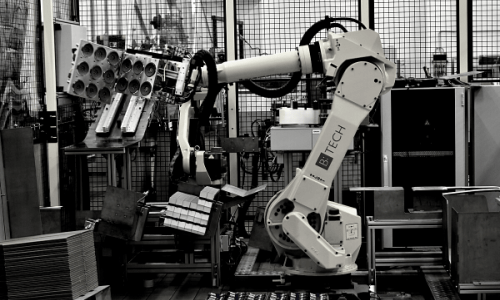 ROBOTERFALTUNG UND PALLETISIERUNG VON ETIKETTEN IN DER POLYGRAPHISCHEN INDUSTRIE